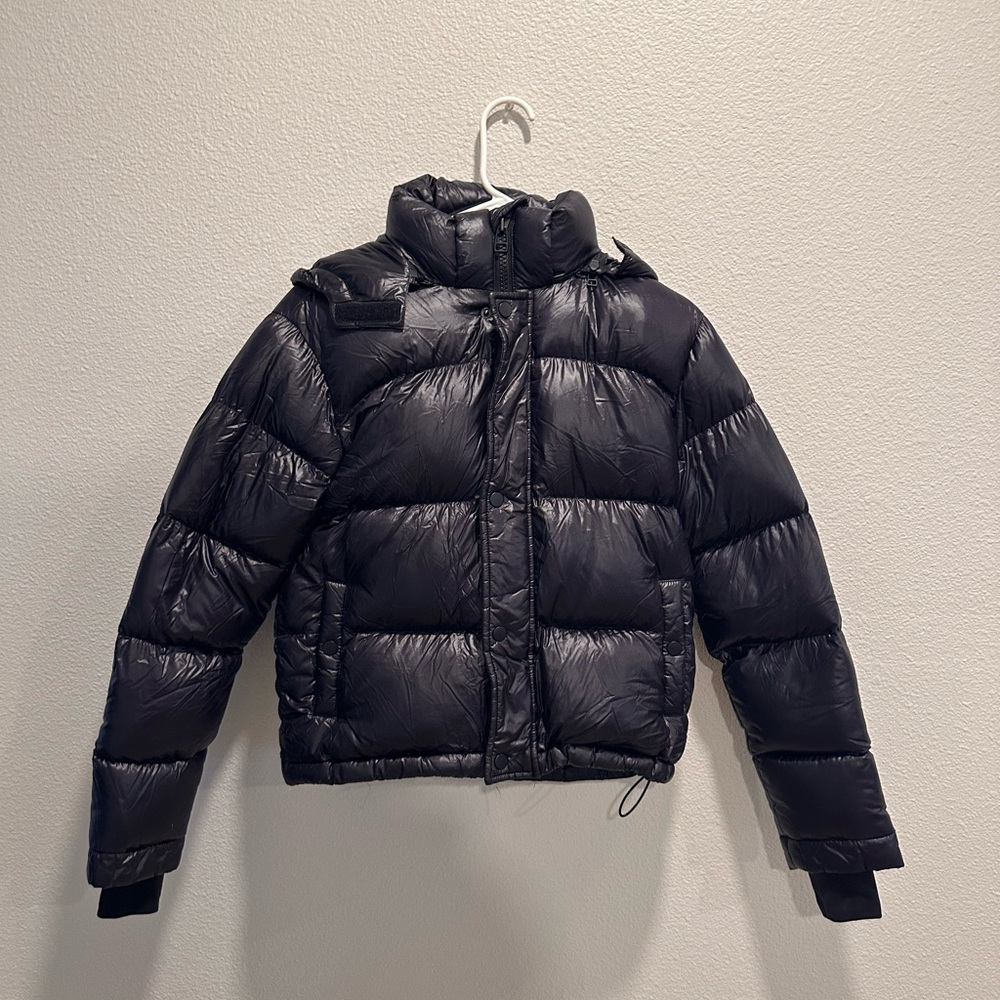 Aritzia TNA “the super puff” jacket
